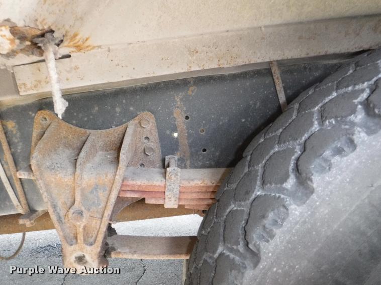 image for item CA9735 1992 International 3800 school bus