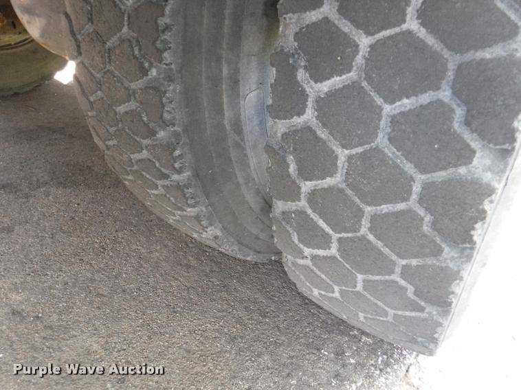 image for item CA9735 1992 International 3800 school bus