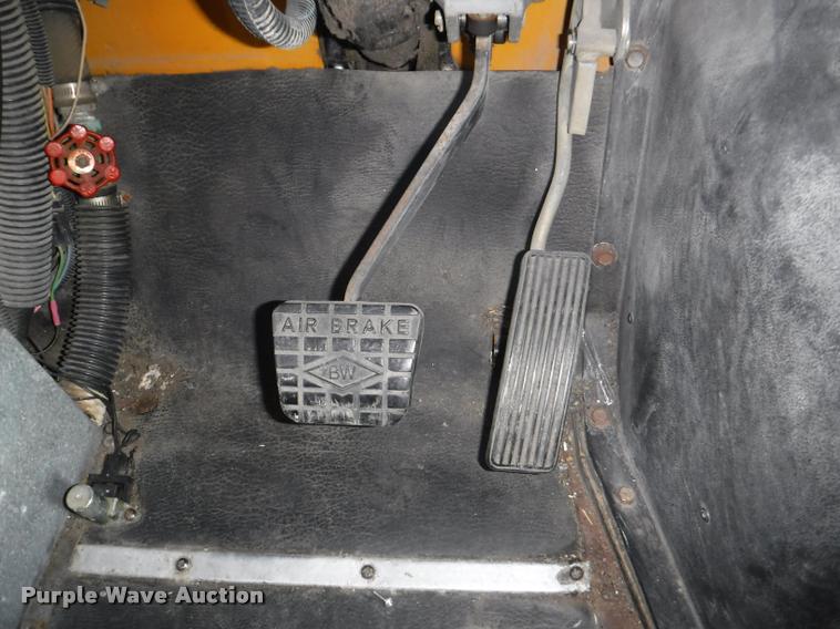 image for item CA9735 1992 International 3800 school bus