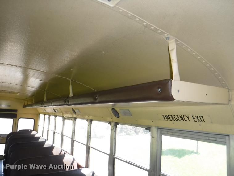 image for item CA9735 1992 International 3800 school bus