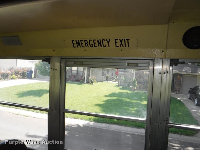 image for item CA9735 1992 International 3800 school bus