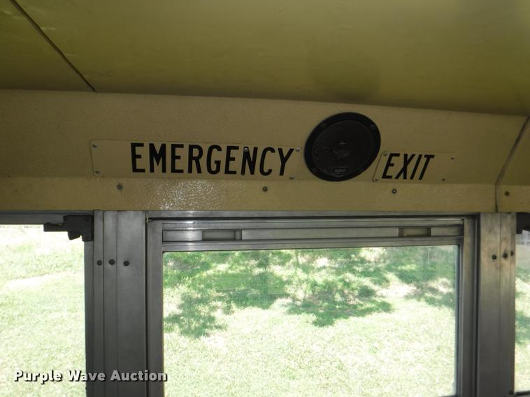 image for item CA9735 1992 International 3800 school bus