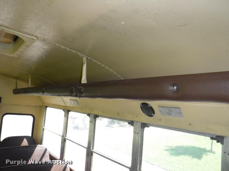 image for item CA9735 1992 International 3800 school bus
