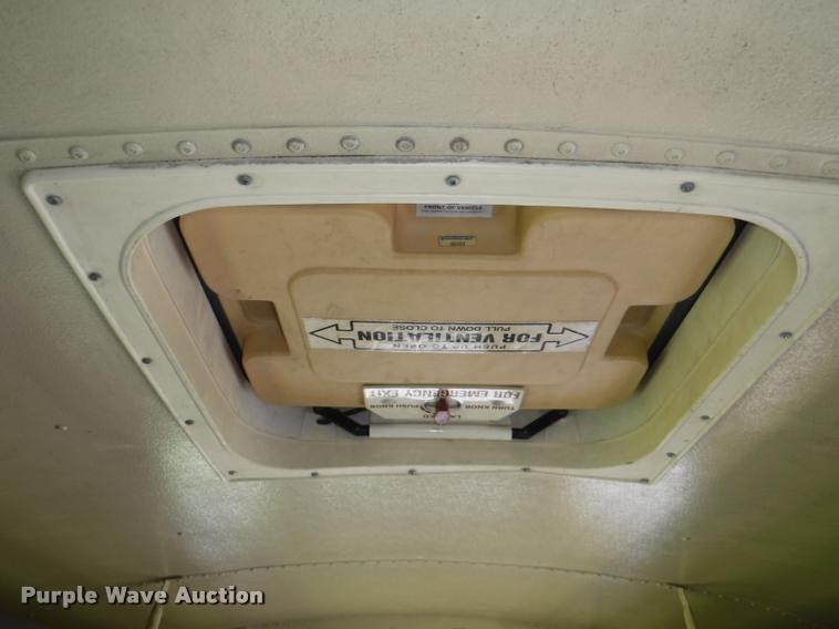 image for item CA9735 1992 International 3800 school bus