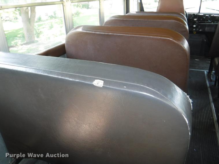 image for item CA9735 1992 International 3800 school bus