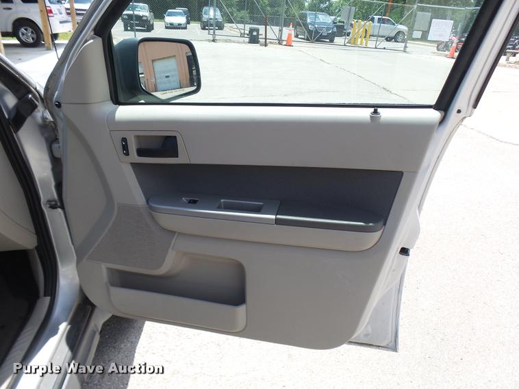 image for item CC9206 2009 Ford Escape Hybrid SUV