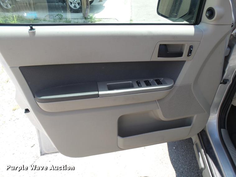 image for item CC9206 2009 Ford Escape Hybrid SUV