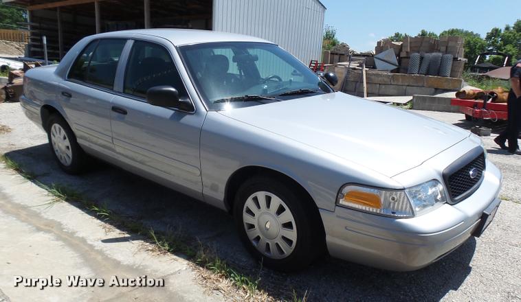 image for item CC9207 2008 Ford Crown Victoria Police Interceptor