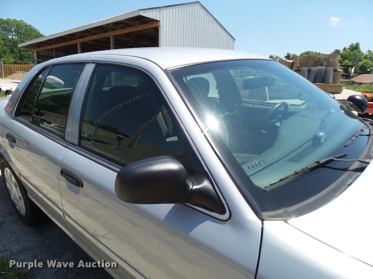 image for item CC9207 2008 Ford Crown Victoria Police Interceptor