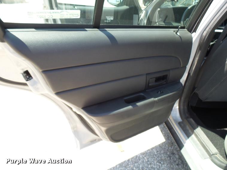 image for item CC9207 2008 Ford Crown Victoria Police Interceptor