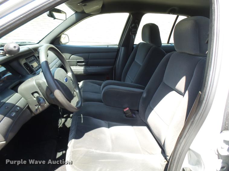 image for item CC9207 2008 Ford Crown Victoria Police Interceptor