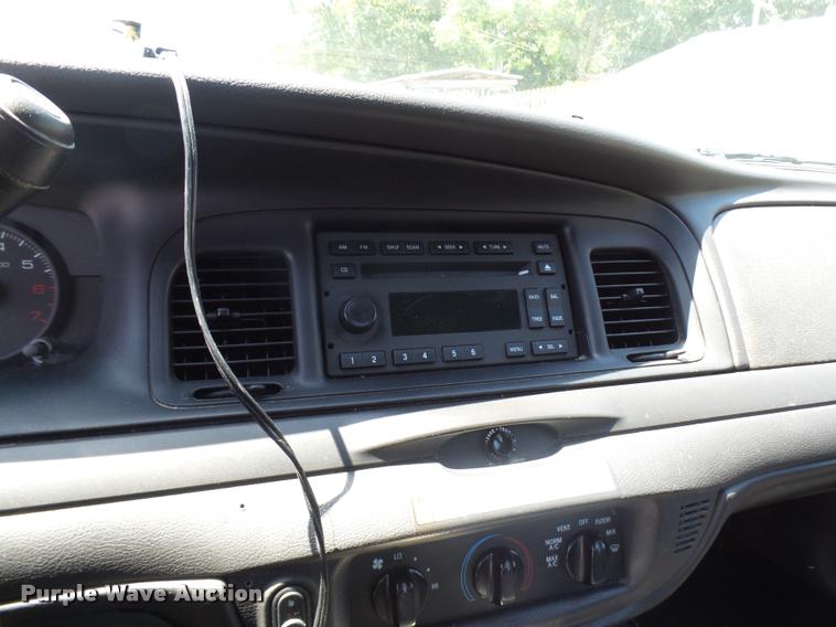 image for item CC9207 2008 Ford Crown Victoria Police Interceptor