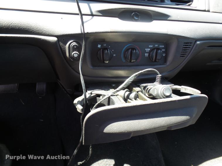 image for item CC9207 2008 Ford Crown Victoria Police Interceptor