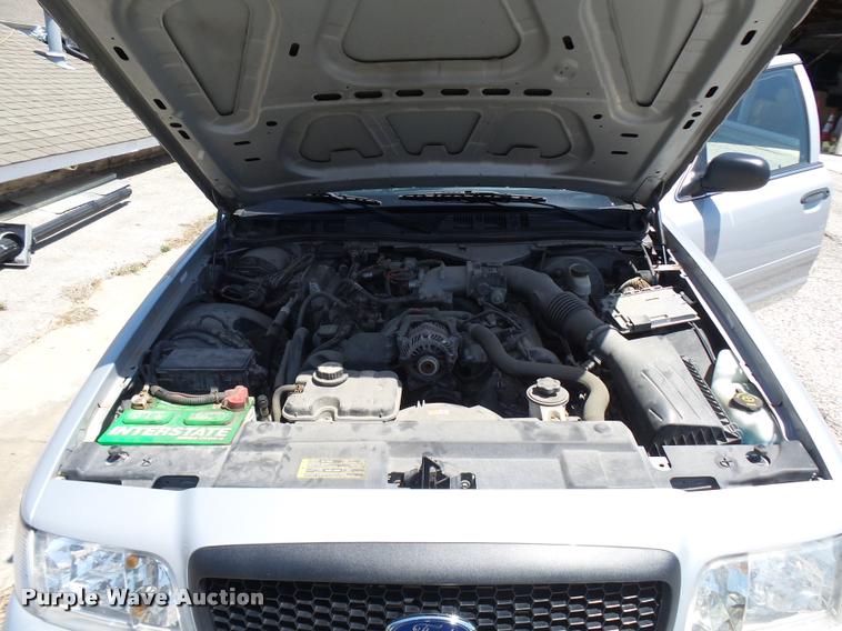 image for item CC9207 2008 Ford Crown Victoria Police Interceptor