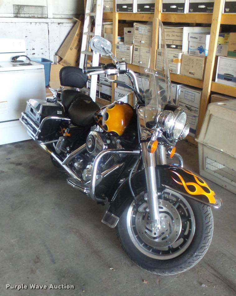 image for item DA5571 2004 Harley Davidson FLHPI Road King Police motorcycle