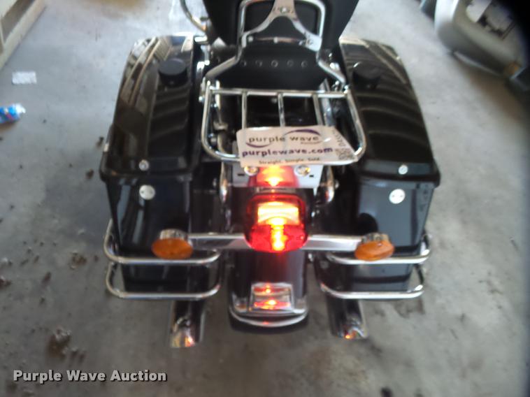 image for item DA5571 2004 Harley Davidson FLHPI Road King Police motorcycle