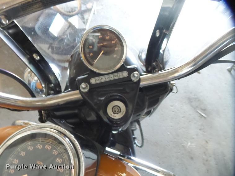 image for item DA5571 2004 Harley Davidson FLHPI Road King Police motorcycle