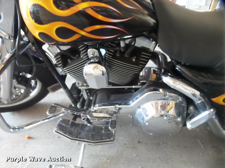 image for item DA5571 2004 Harley Davidson FLHPI Road King Police motorcycle