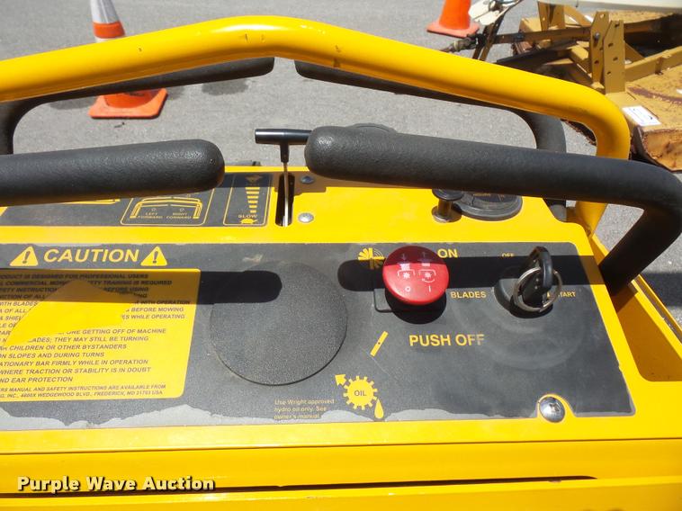 image for item DA6463 2010 Wright Stander W5ZK52 lawn mower