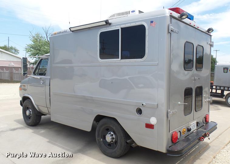 image for item DA7939 1986 Chevrolet G30 utility van