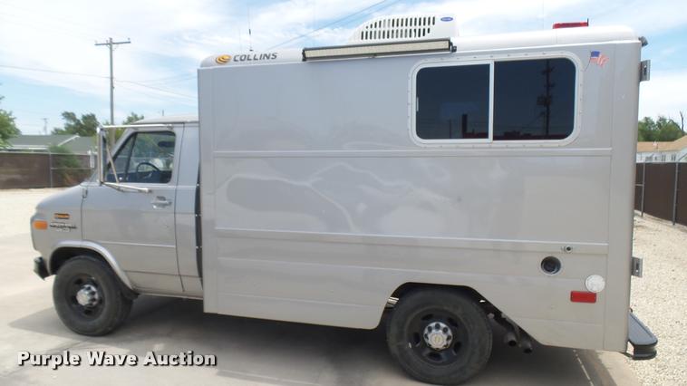 image for item DA7939 1986 Chevrolet G30 utility van