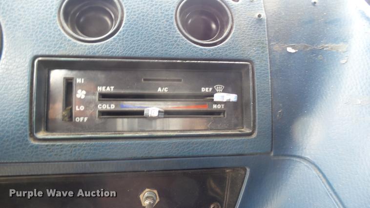 image for item DA7939 1986 Chevrolet G30 utility van