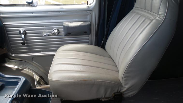 image for item DA7939 1986 Chevrolet G30 utility van