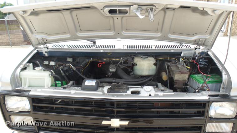 image for item DA7939 1986 Chevrolet G30 utility van