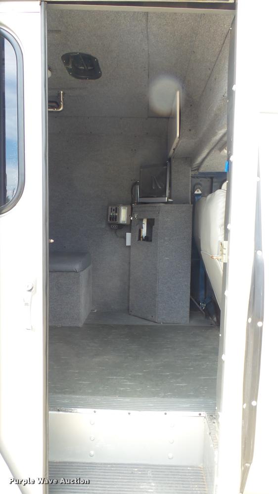 image for item DA7939 1986 Chevrolet G30 utility van