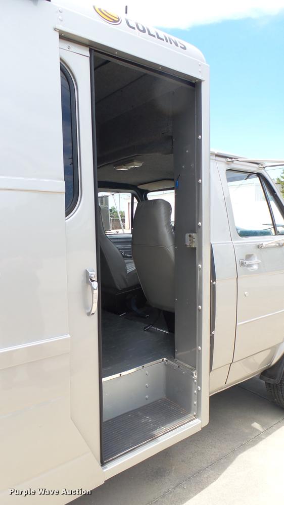 image for item DA7939 1986 Chevrolet G30 utility van