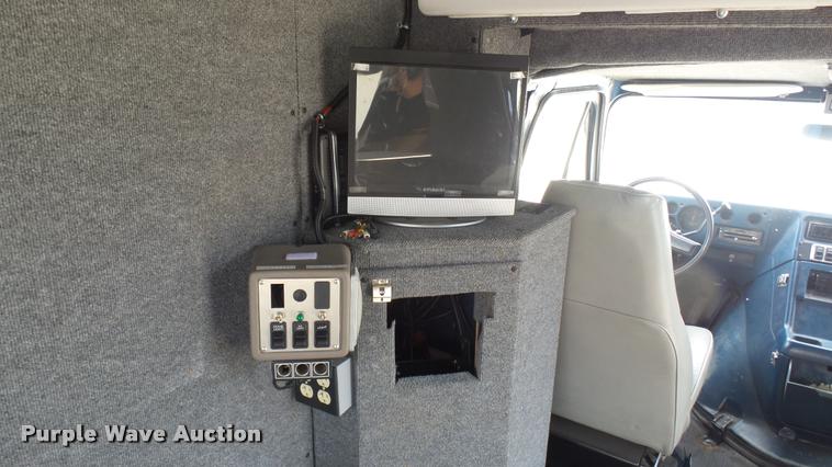 image for item DA7939 1986 Chevrolet G30 utility van