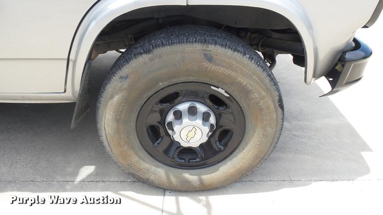 image for item DA7939 1986 Chevrolet G30 utility van