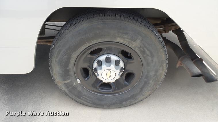 image for item DA7939 1986 Chevrolet G30 utility van