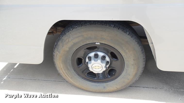 image for item DA7939 1986 Chevrolet G30 utility van