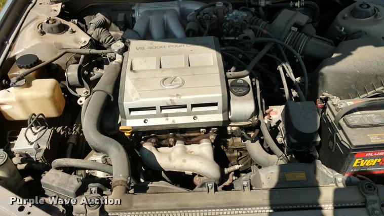 image for item DB0990 1997 Lexus ES 300