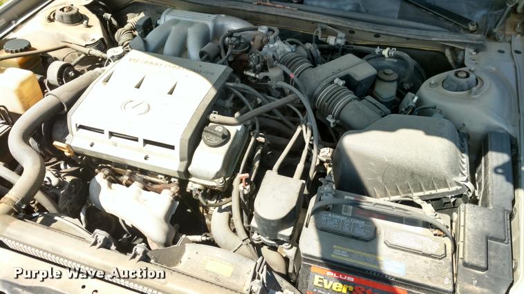 image for item DB0990 1997 Lexus ES 300