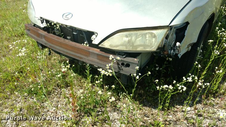 image for item DB0990 1997 Lexus ES 300