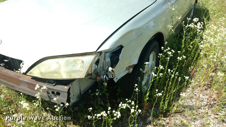 image for item DB0990 1997 Lexus ES 300