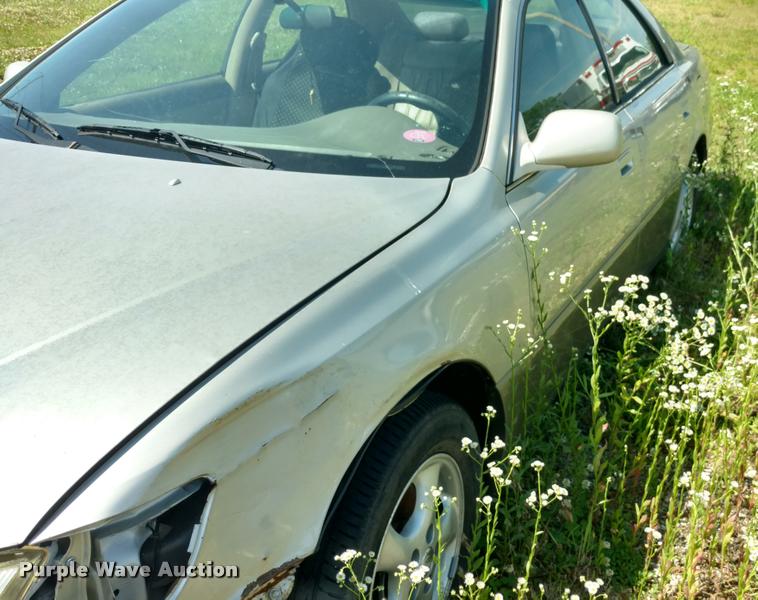 image for item DB0990 1997 Lexus ES 300