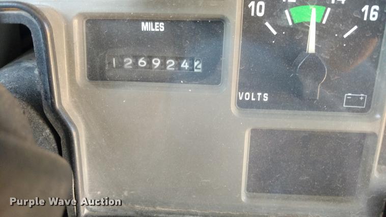 image for item DB0994 1999 International 3800 school bus