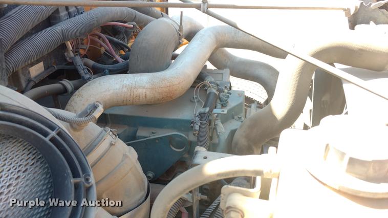 image for item DB0994 1999 International 3800 school bus