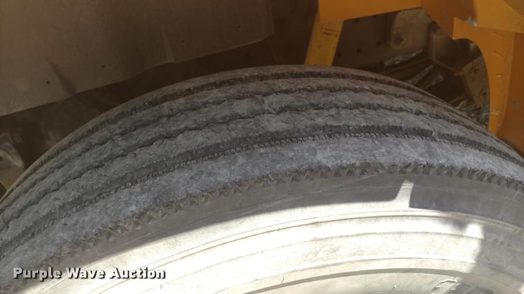 image for item DB0994 1999 International 3800 school bus