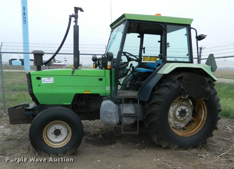 image for item DB1002 1987 Deutz D1070-S tractor