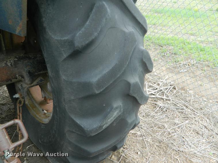 image for item DB1002 1987 Deutz D1070-S tractor