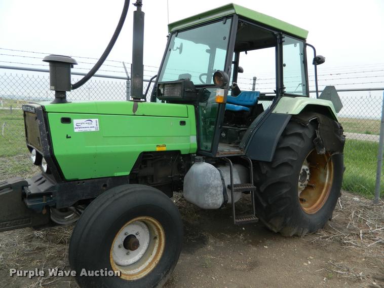 image for item DB1002 1987 Deutz D1070-S tractor
