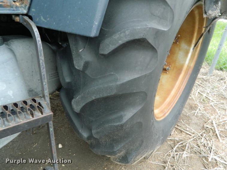 image for item DB1002 1987 Deutz D1070-S tractor