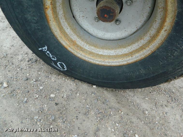 image for item DB1004 1987 Deutz D1070-S tractor