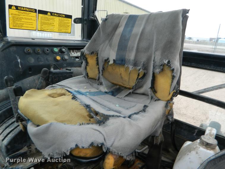 image for item DB1004 1987 Deutz D1070-S tractor