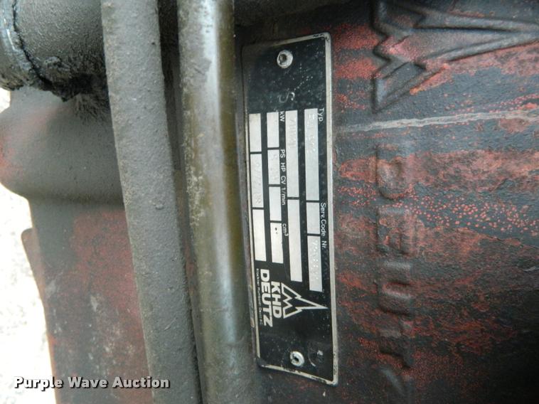 image for item DB1005 1987 Deutz D1070-S tractor