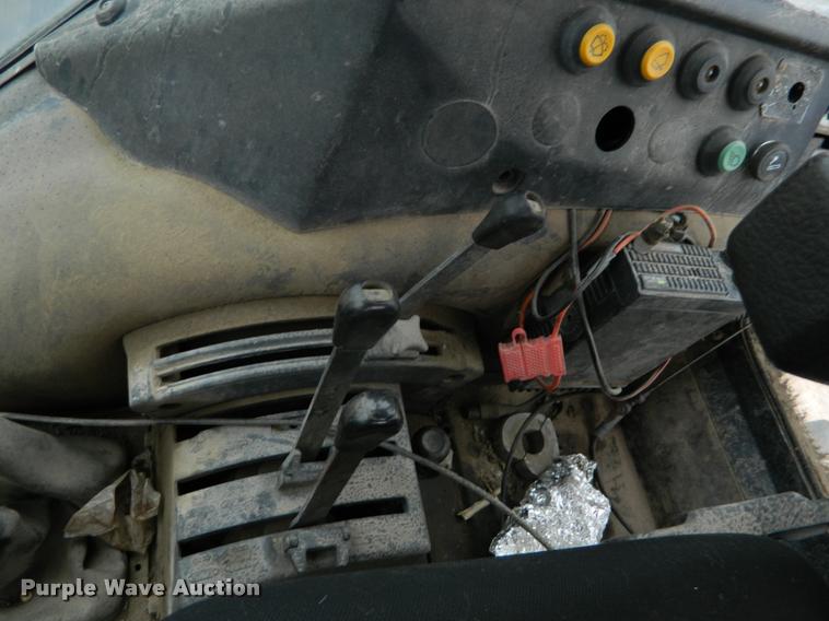 image for item DB1005 1987 Deutz D1070-S tractor